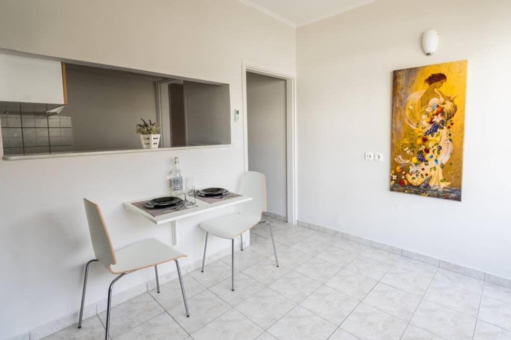 Rhodes Center Apartment room 2