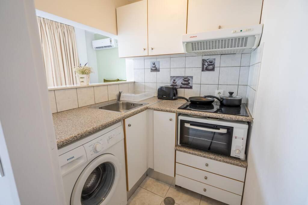 Rhodes Center Apartment room 3